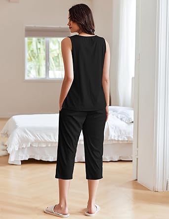 Ekouaer Womens Pajamas Set Pleated Square Neck Sleeveless Tops and Capri Pants Lounge Sets 2 Piece Summer Outfits