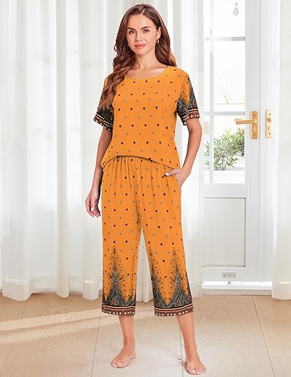 Ekouaer 2 Piece Women's Short Sleeve Capri Lounge Set Soft Mumu Pajama Sets with Pockets Loose Sleepwear Lightweight Homewear