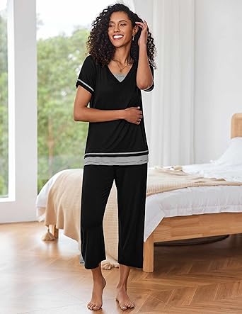 Ekouaer Capri Pajama Sets for Women Short Sleeve Tops Sleepwear Sleep Sets Pjs Sets Soft Two Piece Loungewear Sets Black XL