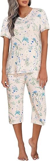 Ekouaer Women's Sleepwear Capri Pajama Sets Short Sleeve Two-Piece Pjs V Neck Tops & Capri Pants with Pockets