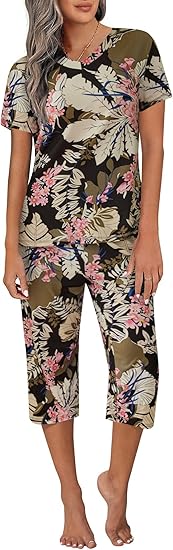 Ekouaer Women's Sleepwear Capri Pajama Sets Short Sleeve Two-Piece Pjs V Neck Tops & Capri Pants with Pockets