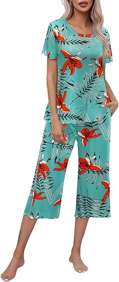 Ekouaer Capri Pajamas for Women Soft Pjs Set Short Sleeve Tee Top Loungewear Soft 2 Piece Sleepwear