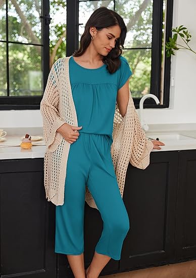 Ekouaer Womens Pajama Set Short Sleeve Sleepwear Pleated Floral Pjs Set Capri Pants Lounge Sets with Pockets